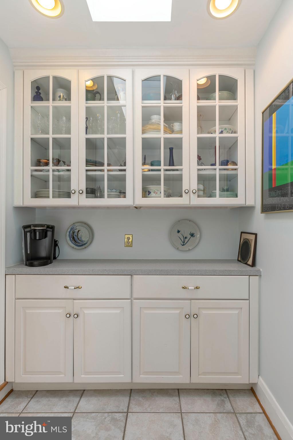 2000 Ferry Farms Road Annapolis, MD 21409 - Photo 17 of 50 Built ins/butler's pantry/mud room+Skylight!