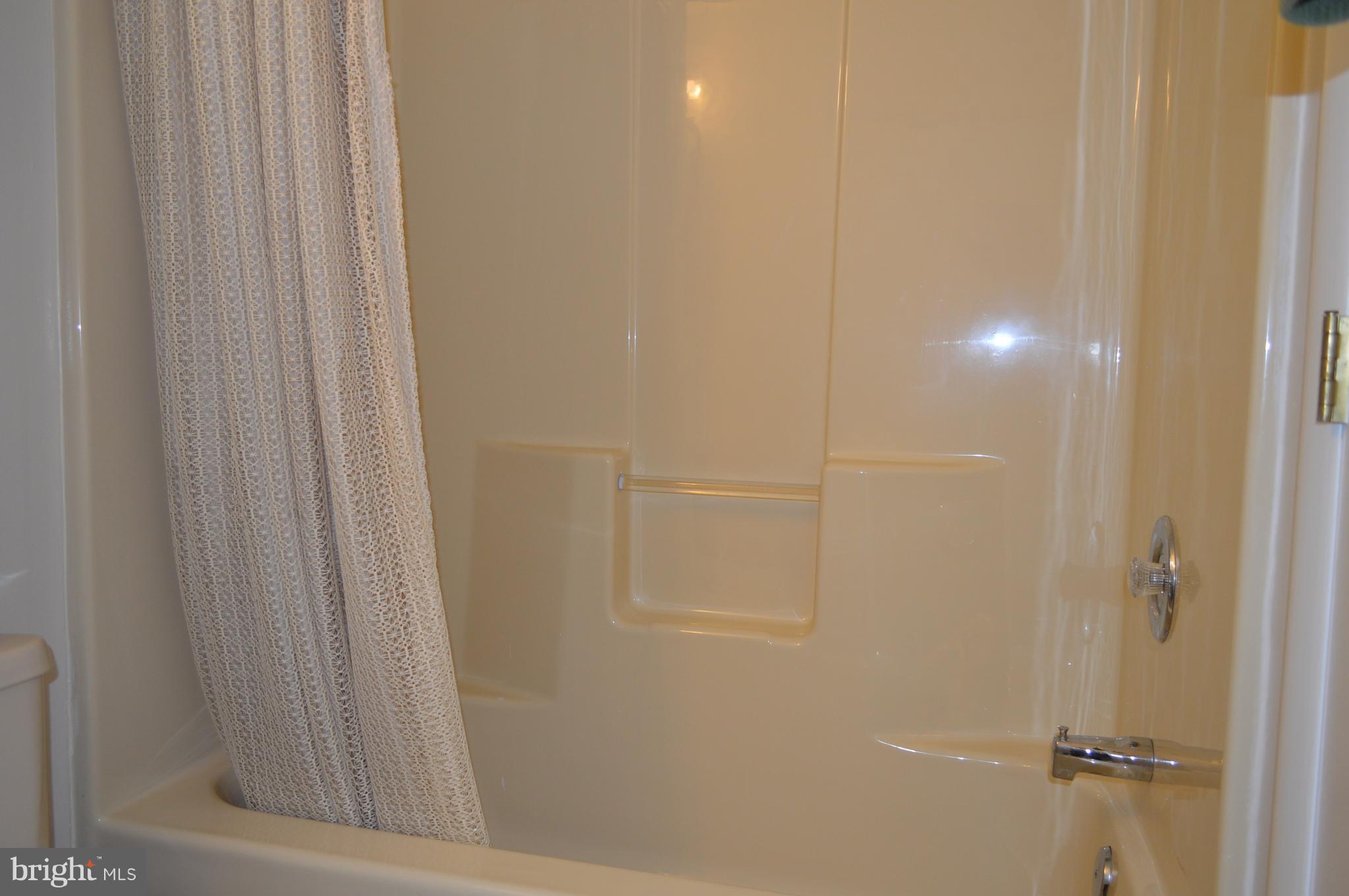2124 Poplar Road Baltimore, MD 21221 - Photo 28 of 29 a bathroom with a shower