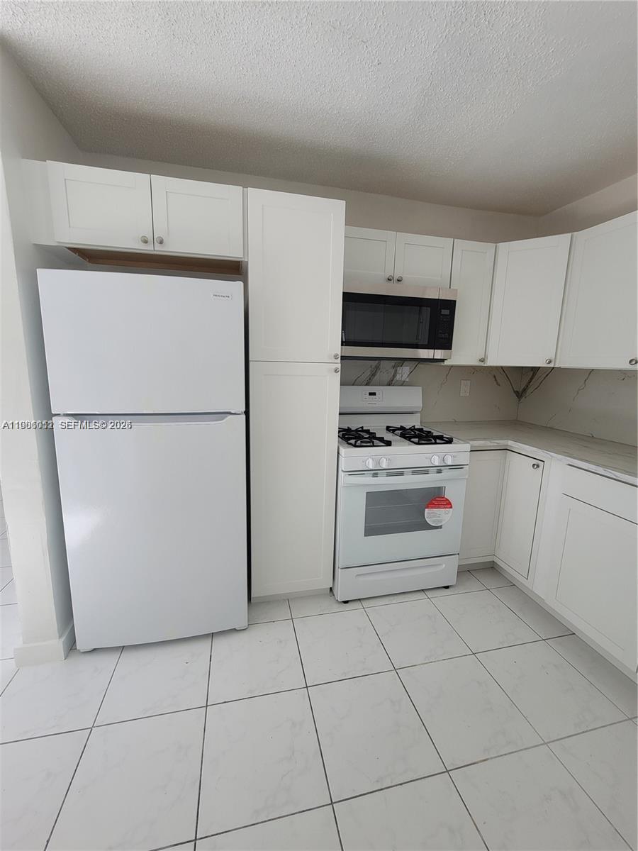 12305 Southwest 42nd Street Miami, FL 33175 - Photo 14 of 57
