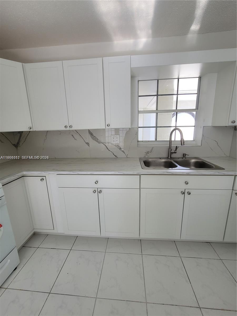 12305 Southwest 42nd Street Miami, FL 33175 - Photo 15 of 57