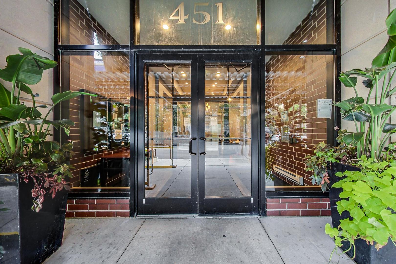 451 West Huron Street, Unit 1407 Chicago, IL 60654 - Photo 2 of 23