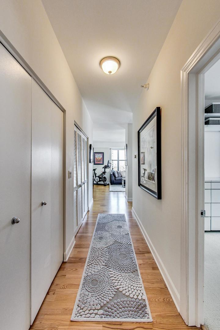 451 West Huron Street, Unit 1407 Chicago, IL 60654 - Photo 15 of 23