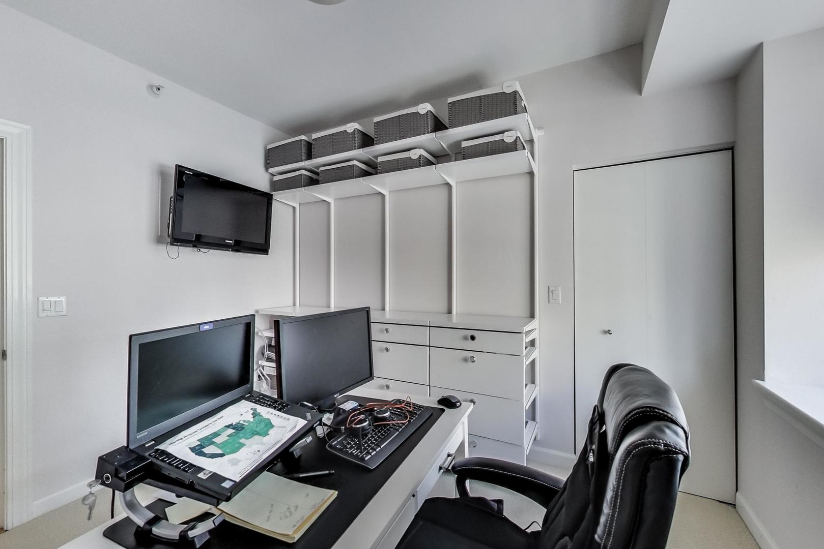 451 West Huron Street, Unit 1407 Chicago, IL 60654 - Photo 18 of 23