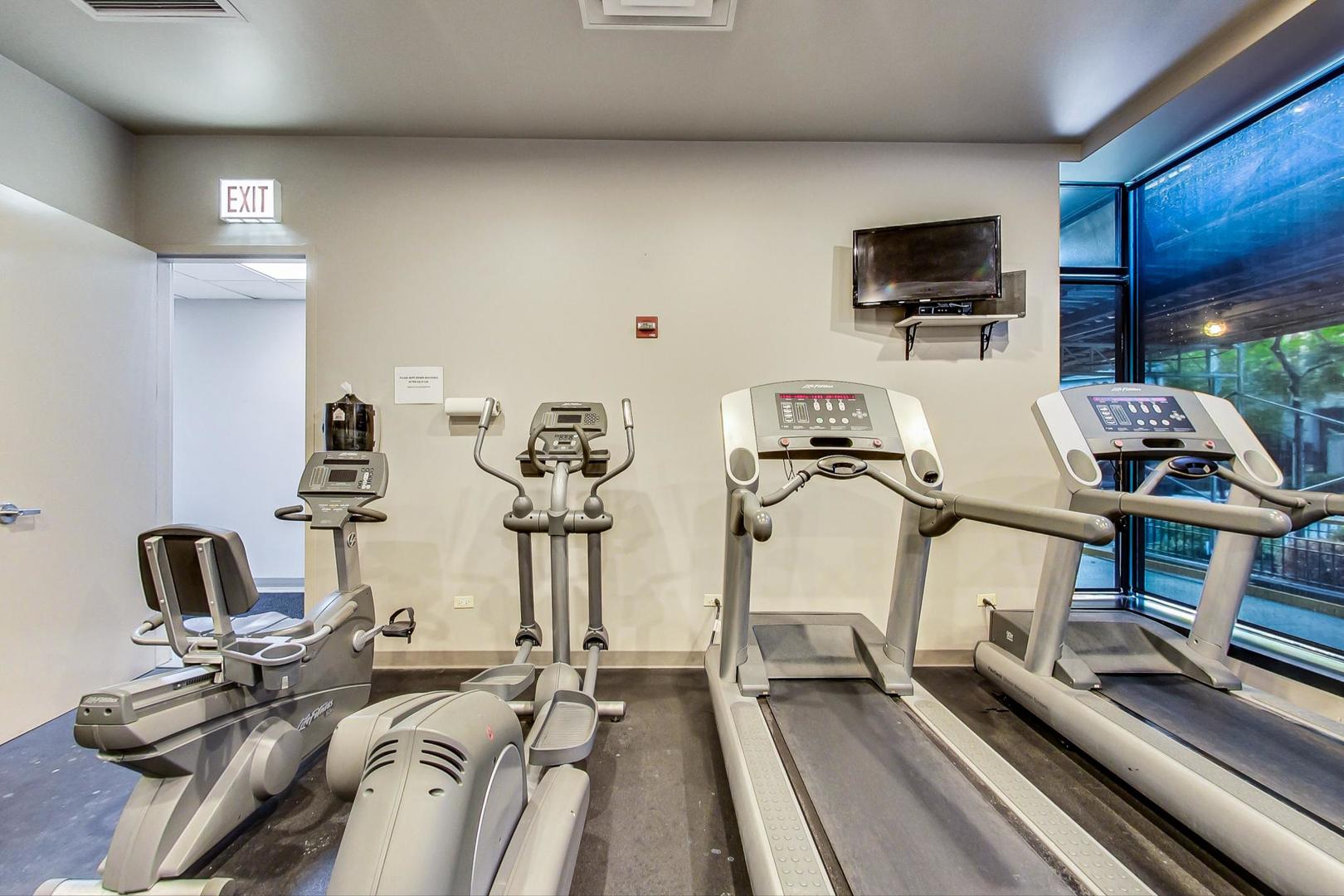 451 West Huron Street, Unit 1407 Chicago, IL 60654 - Photo 22 of 23