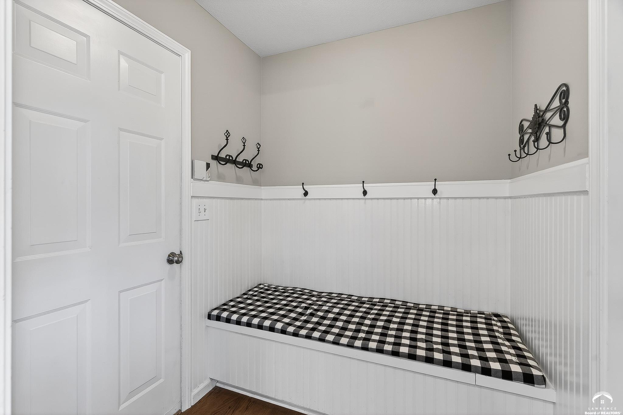1425 West Riverside Drive Lawrence, KS 66044 - Photo 20 of 69