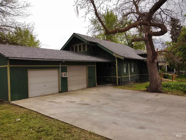 $375,000 | 408 West 3rd Street, Weiser, ID 83672