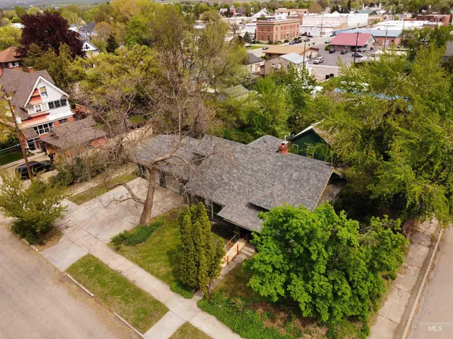 $375,000 | 408 West 3rd Street, Weiser, ID 83672