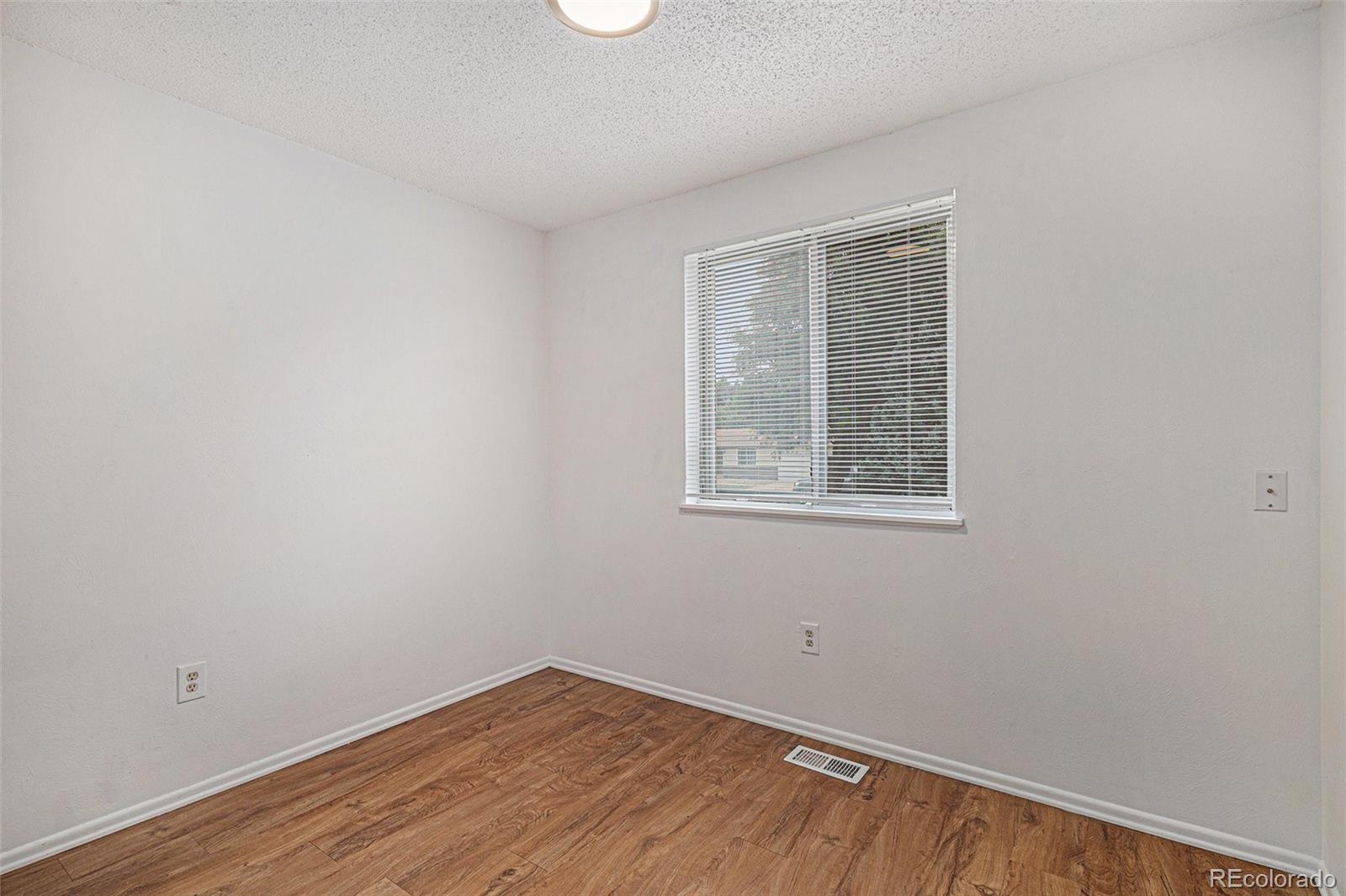 2832 South Mobile Street Aurora, CO 80013 - Photo 6 of 10