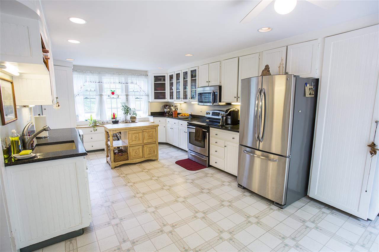 4 Wryan Road Derry, NH 03038 - Photo 7 of 27