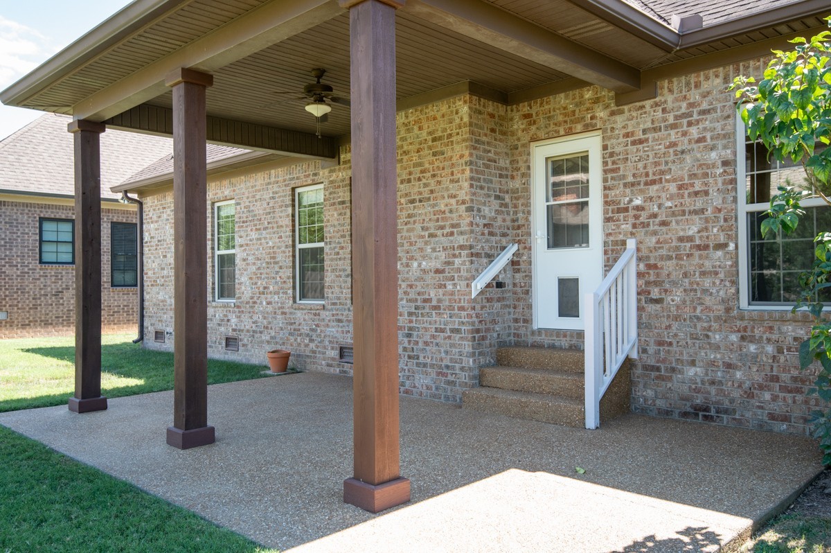2011 Stonebrook Circle Mount Juliet, TN 37122 - Photo 5 of 39 a view of house with backyard