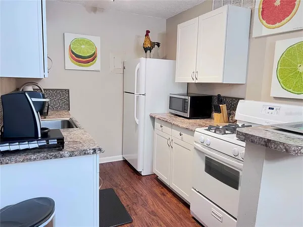 $1,200 | 1700 Southwest 16th Court, Unit C26, Gainesville, FL 32608