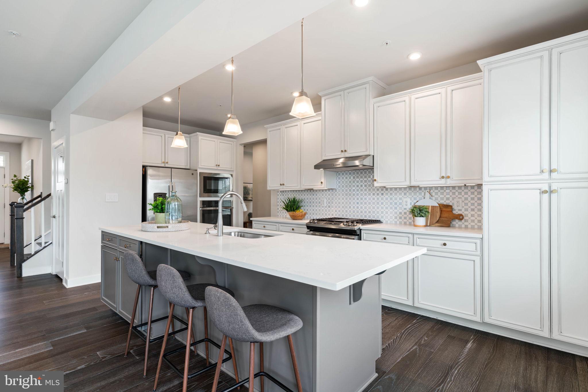 11285 Wheeler Ridge Drive Manassas, VA 20109 - Photo 15 of 63 Gorgeous quartz countertops