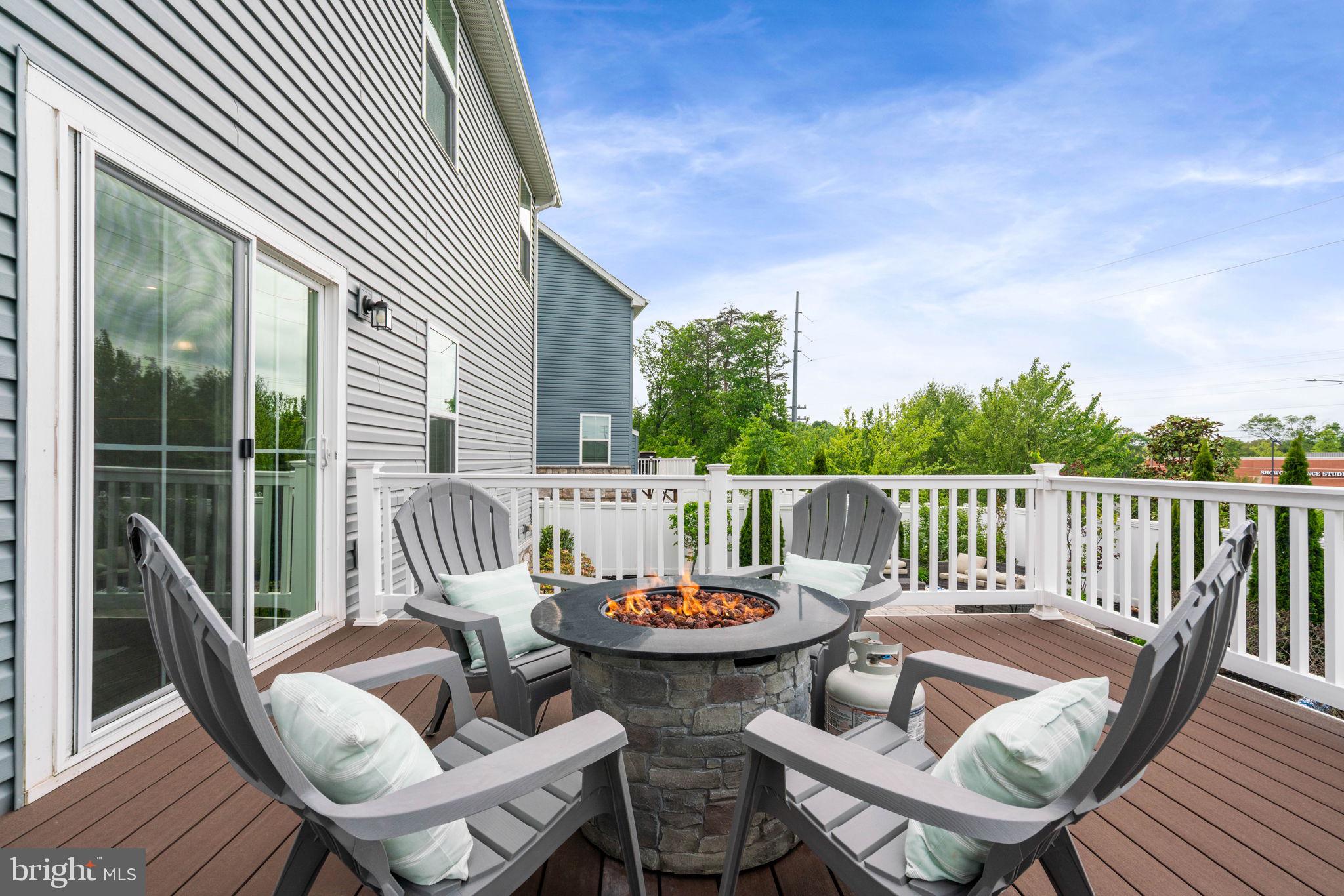 11285 Wheeler Ridge Drive Manassas, VA 20109 - Photo 55 of 63 Spacious deck, perfect for grilling!