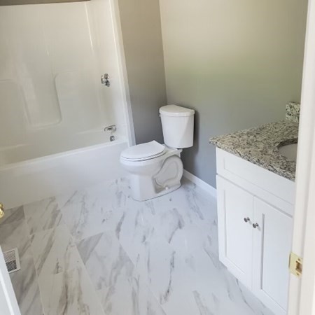 1089 A Millbury Street Worcester, MA 01607 - Photo 6 of 18