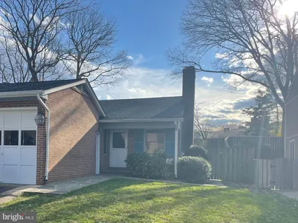 a view of outdoor space yard and balcony