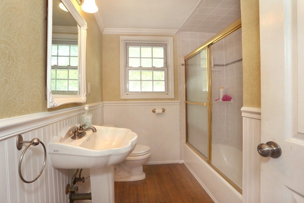 29 Brentham Road Billerica, MA 01862 - Photo 8 of 23 Gallery Image 8