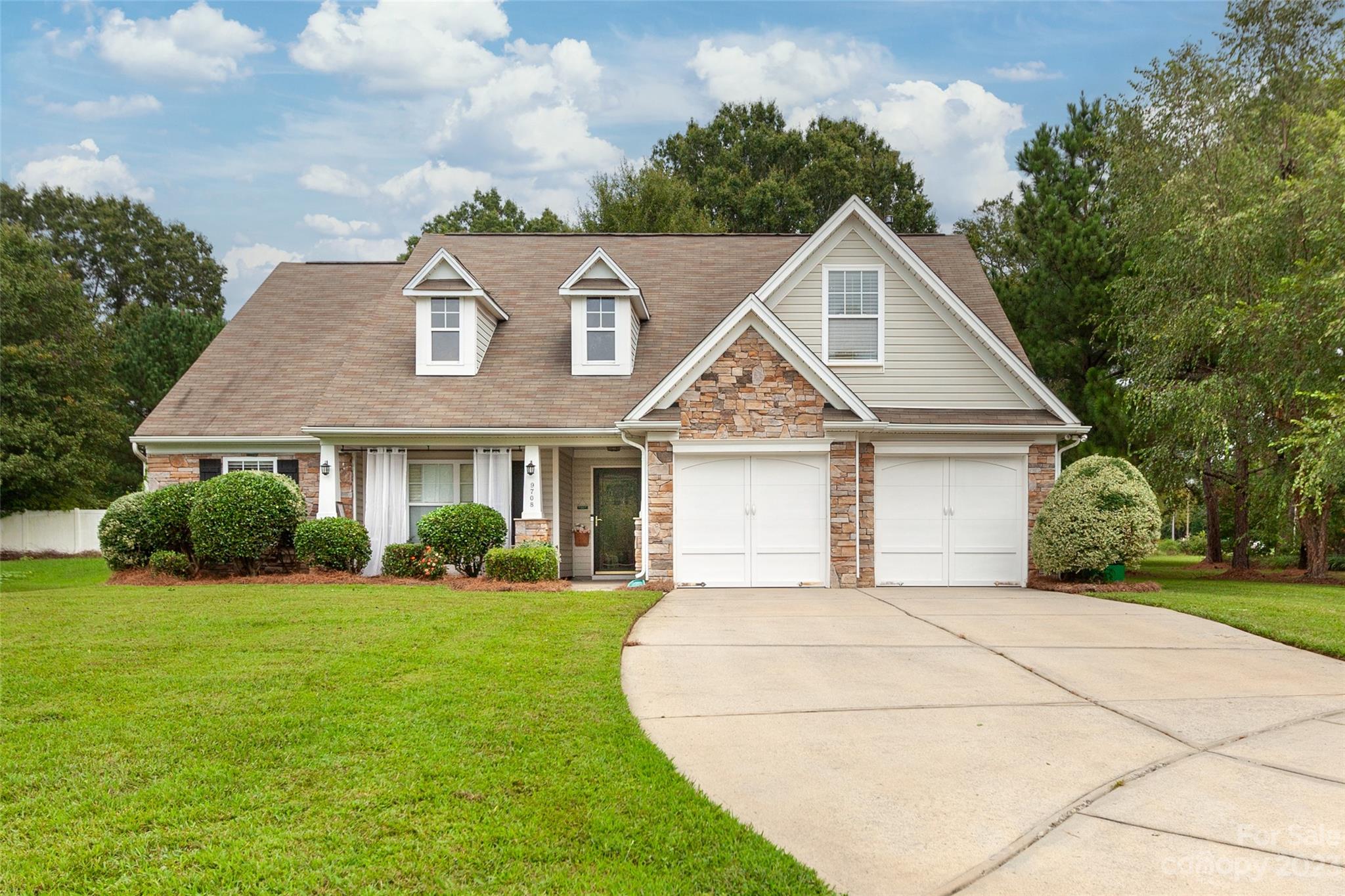9708 Needlepoint Road Charlotte, NC 28215 - Photo 1 of 33 Gallery Image 1