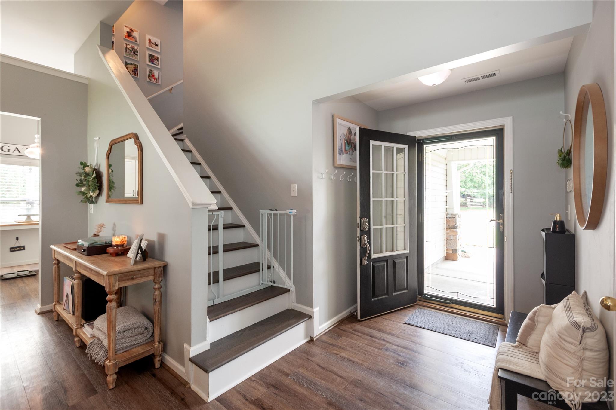 9708 Needlepoint Road Charlotte, NC 28215 - Photo 4 of 33 Gallery Image 4
