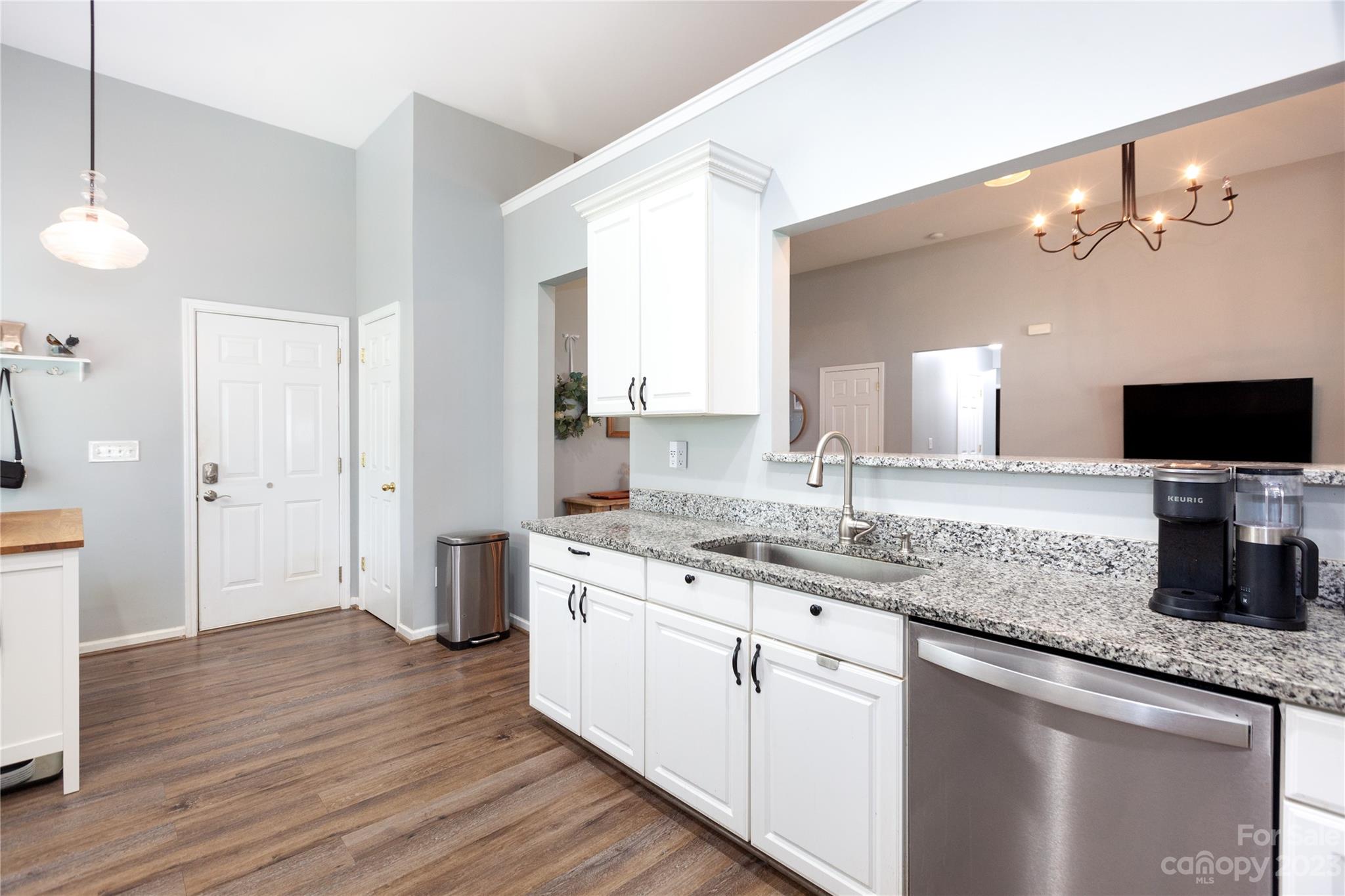9708 Needlepoint Road Charlotte, NC 28215 - Photo 10 of 33 Gallery Image 10
