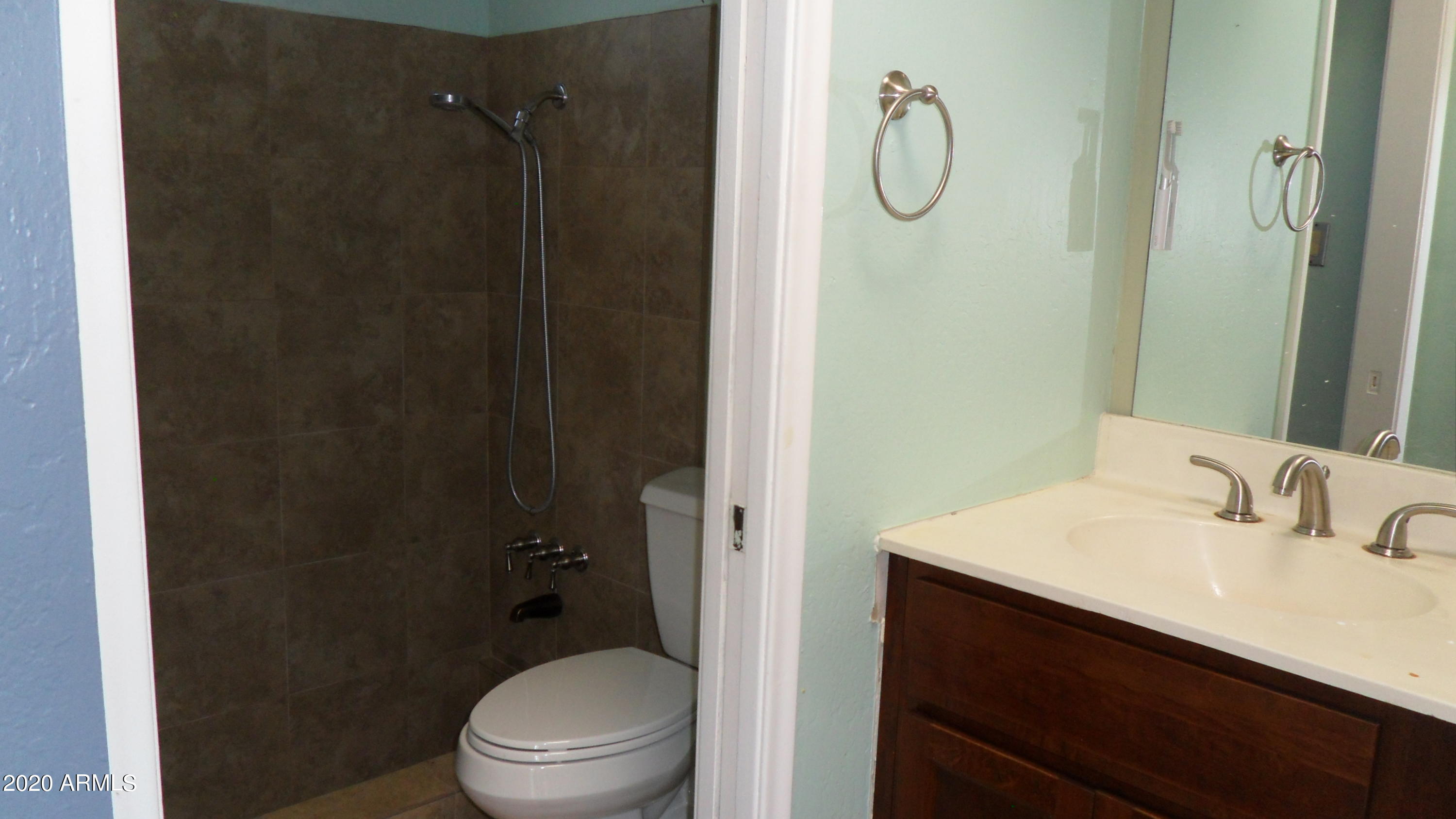 6935 East Hearn Road Scottsdale, AZ 85254 - Photo 9 of 19 MASTER BATH W/DOUBLE SINKS