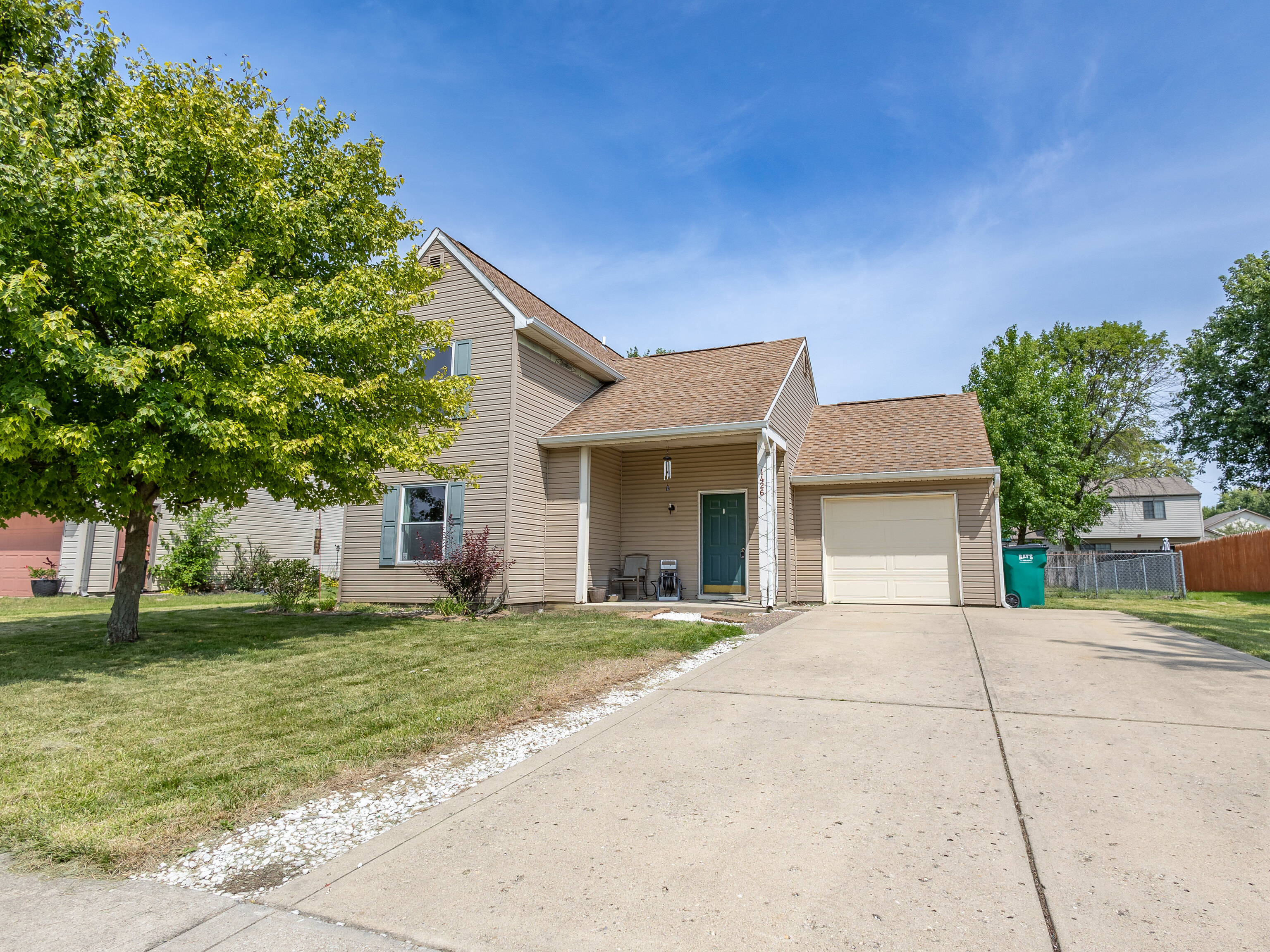 1426 Michigan Road Franklin, IN 46131 - Photo 2 of 26