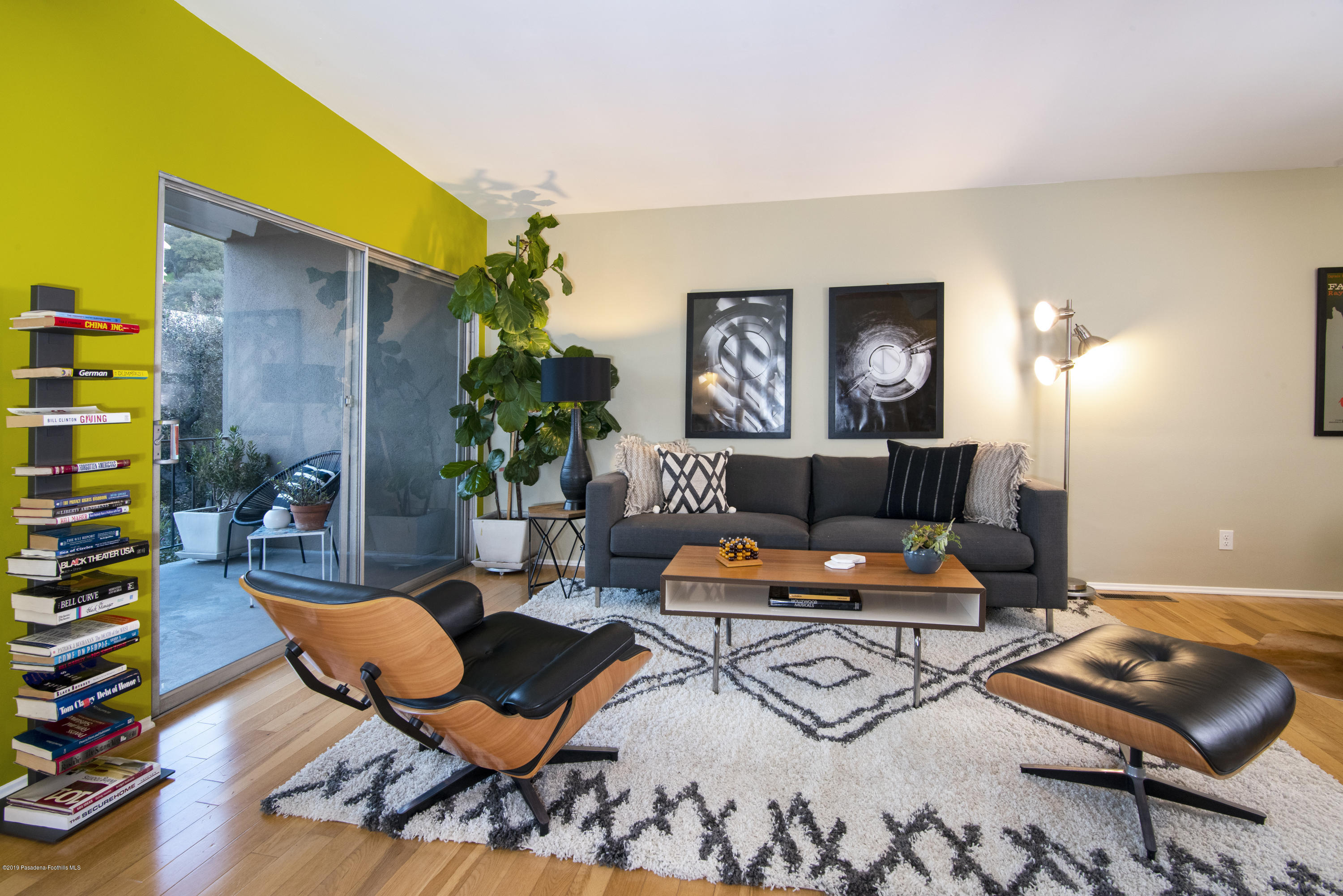 1623 Silverwood Drive Eagle Rock, CA 90041 - Photo 2 of 24 a living room with furniture and wooden floor
