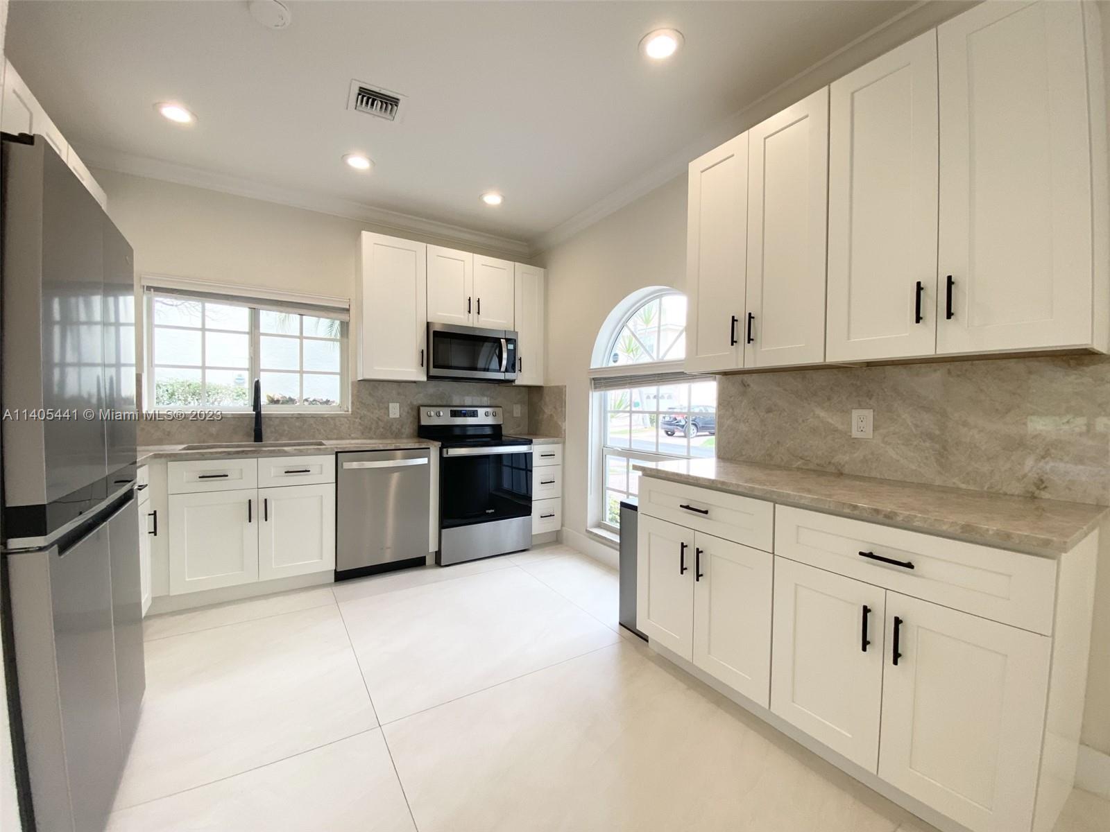 7295 Panache Way Boca Raton, FL 33433 - Photo 4 of 27 Gallery Image 4