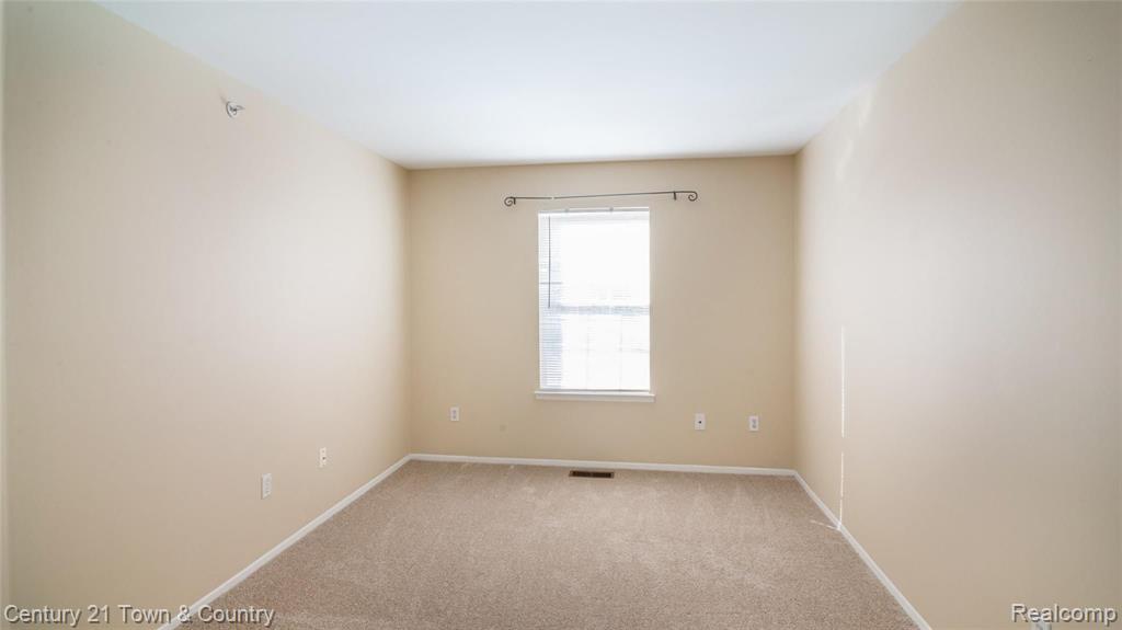 22314 Cape Cod Way Farmington, MI 48336 - Photo 21 of 32