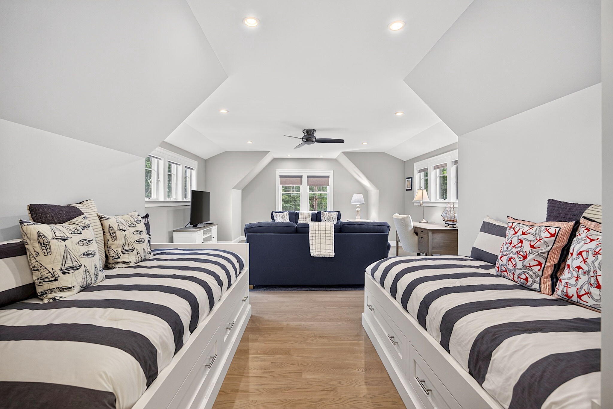108 Seapuit River Road Osterville, MA 02655 - Photo 29 of 65 Family Room - 174-9L4A8061 (2)