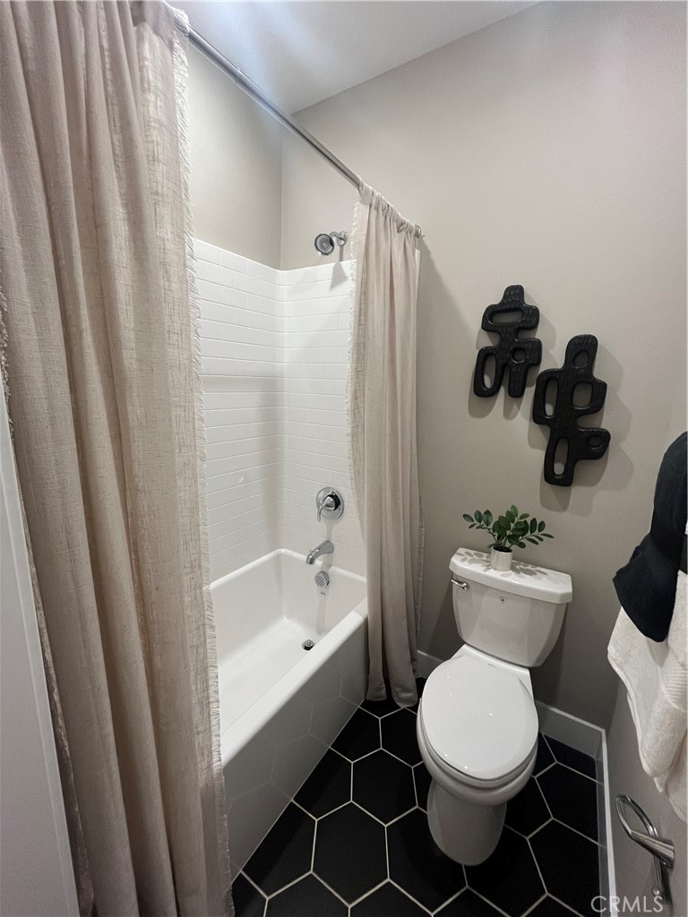 1872 Union, Unit 25 Anaheim, CA 92805 - Photo 26 of 41 Bathroom Upstairs with Tub. Photos are of the model, for reference only. Actual upgrades my vary