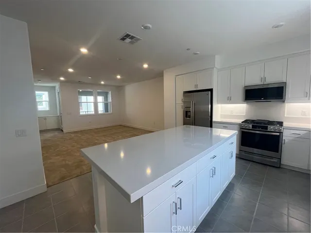 $4,600 | 1872 Union, Unit 25, Anaheim, CA 92805