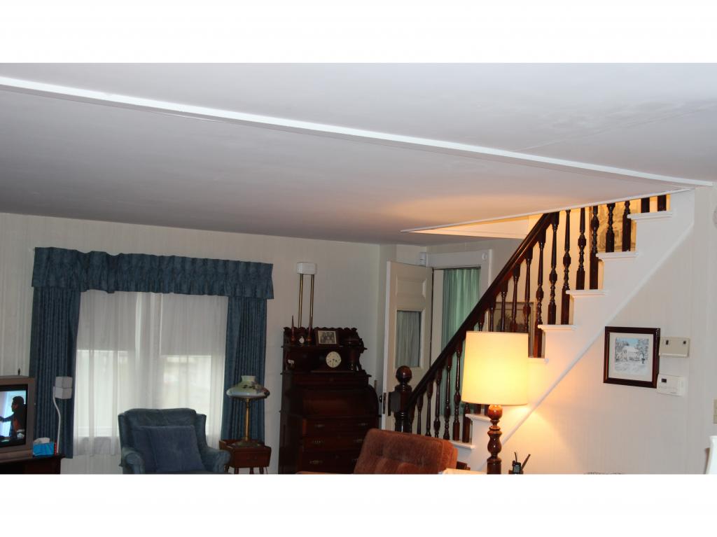 2 Harding Street Rochester, NH 03867 - Photo 4 of 11