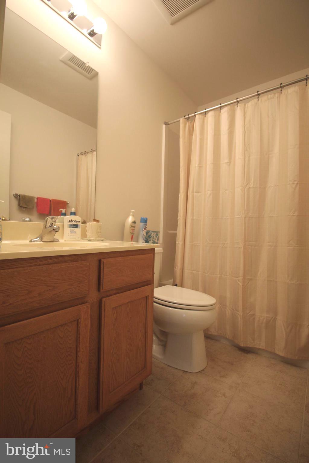 3 Rafting Way Trenton, NJ 08611 - Photo 22 of 36 Hallway Bath