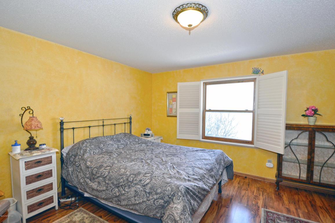 1146 33rd Street Northwest Rochester, MN 55901 - Photo 13 of 31