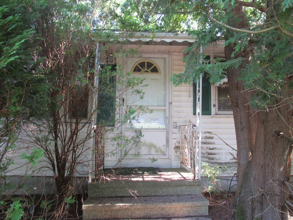 5 Capt Peter Simpson Road Millbury, MA 01527 - Photo 13 of 35 a front view of a house with garden