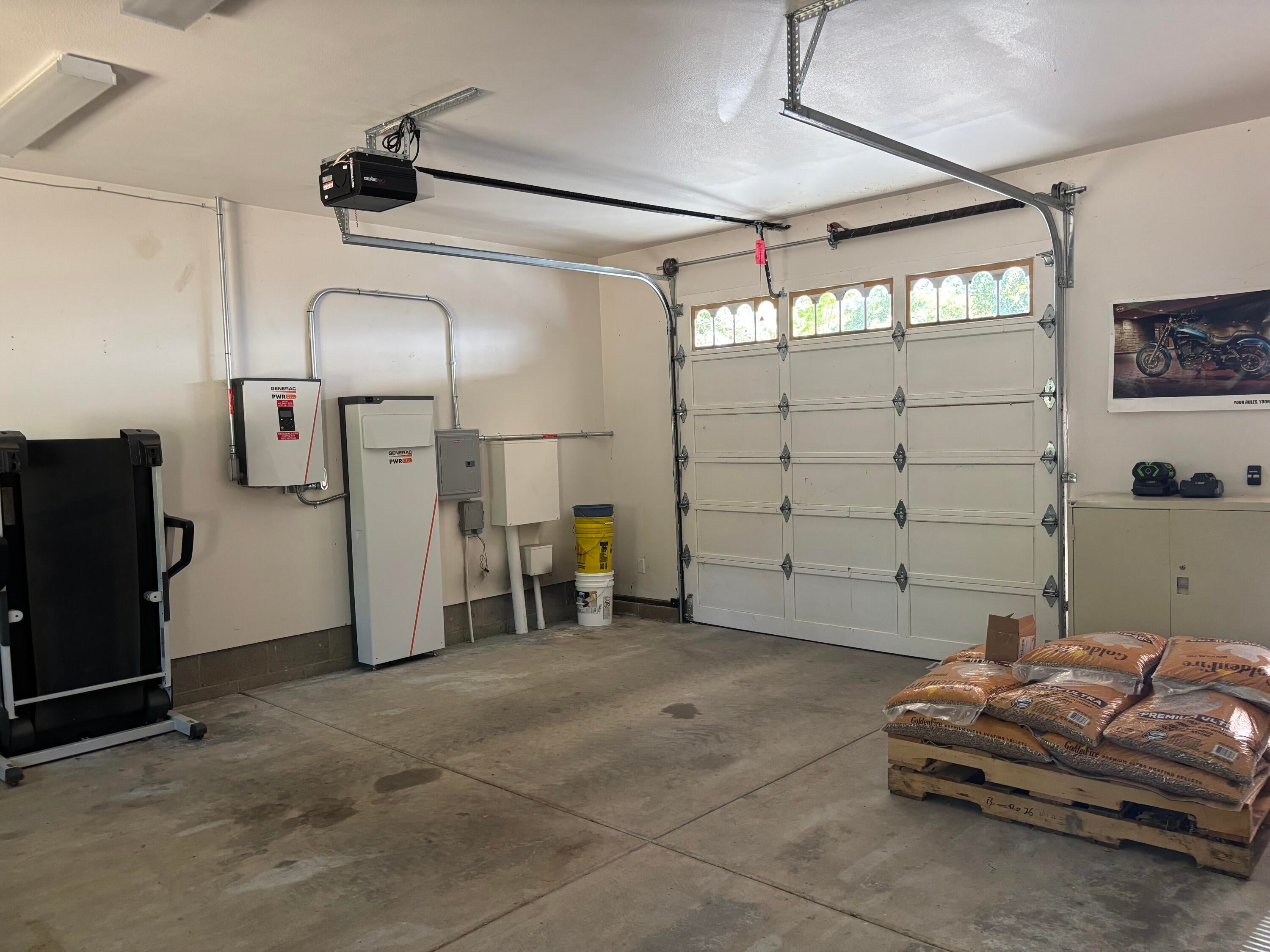 5668 Upper River Road Grants Pass, OR 97526 - Photo 45 of 50 nice clean garage