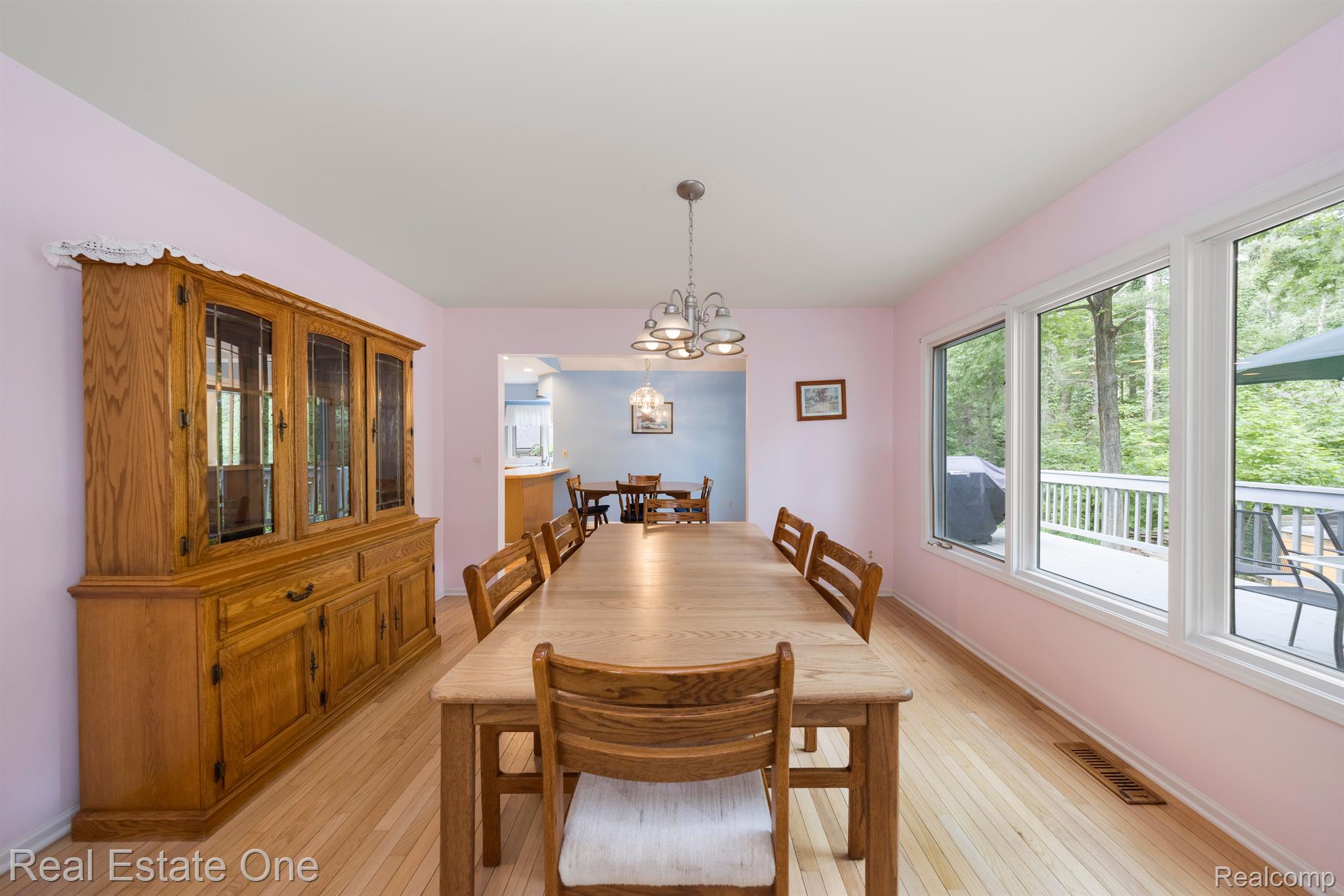 2520 South Commerce Road Walled Lake, MI 48390 - Photo 7 of 56 Dining Room overlooks backyard