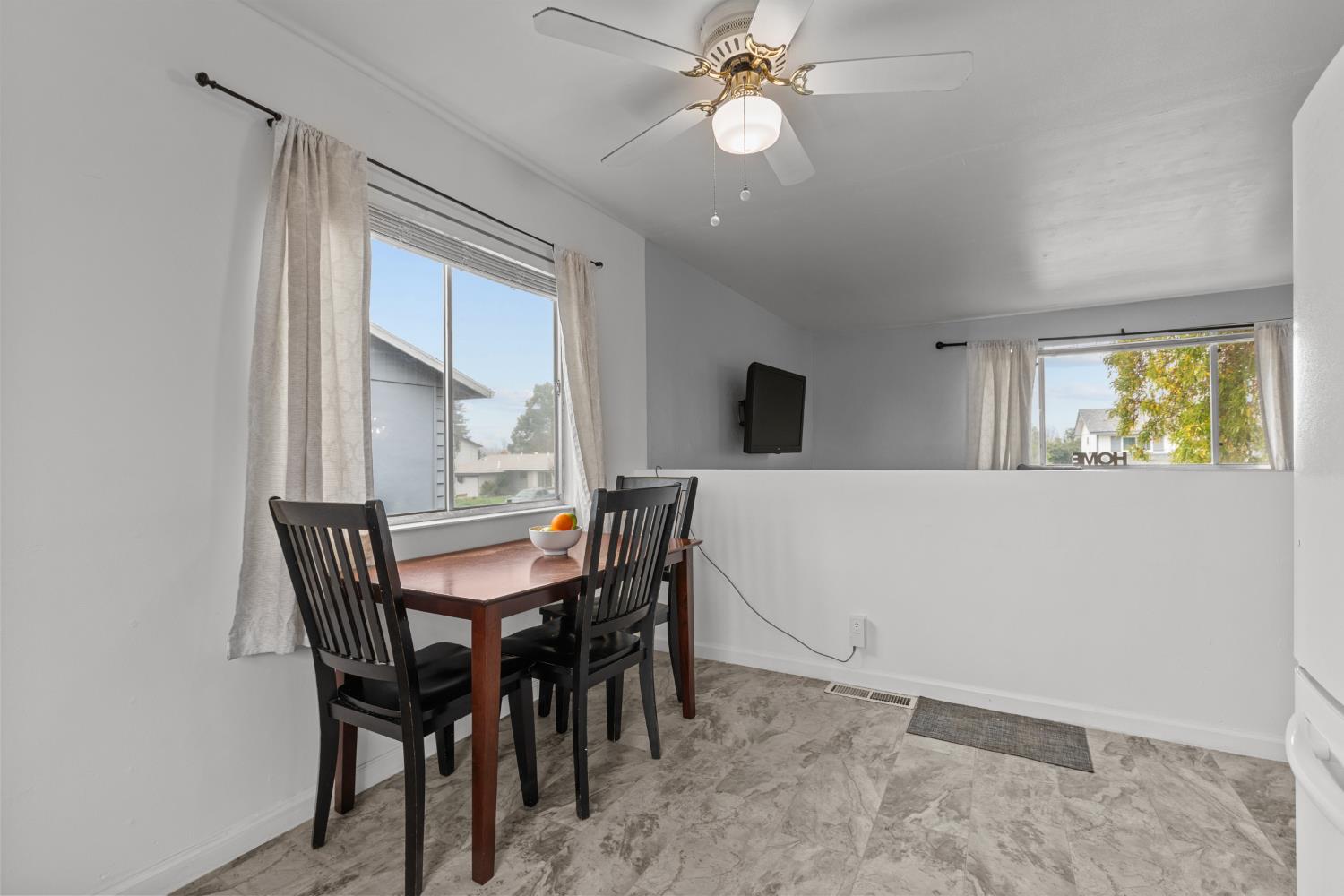 10414 Reymouth Avenue Rancho Cordova, CA 95670 - Photo 11 of 33