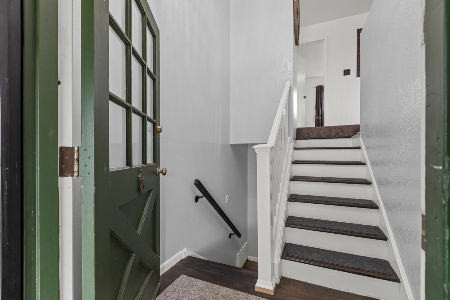 10414 Reymouth Avenue Rancho Cordova, CA 95670 - Photo 3 of 33