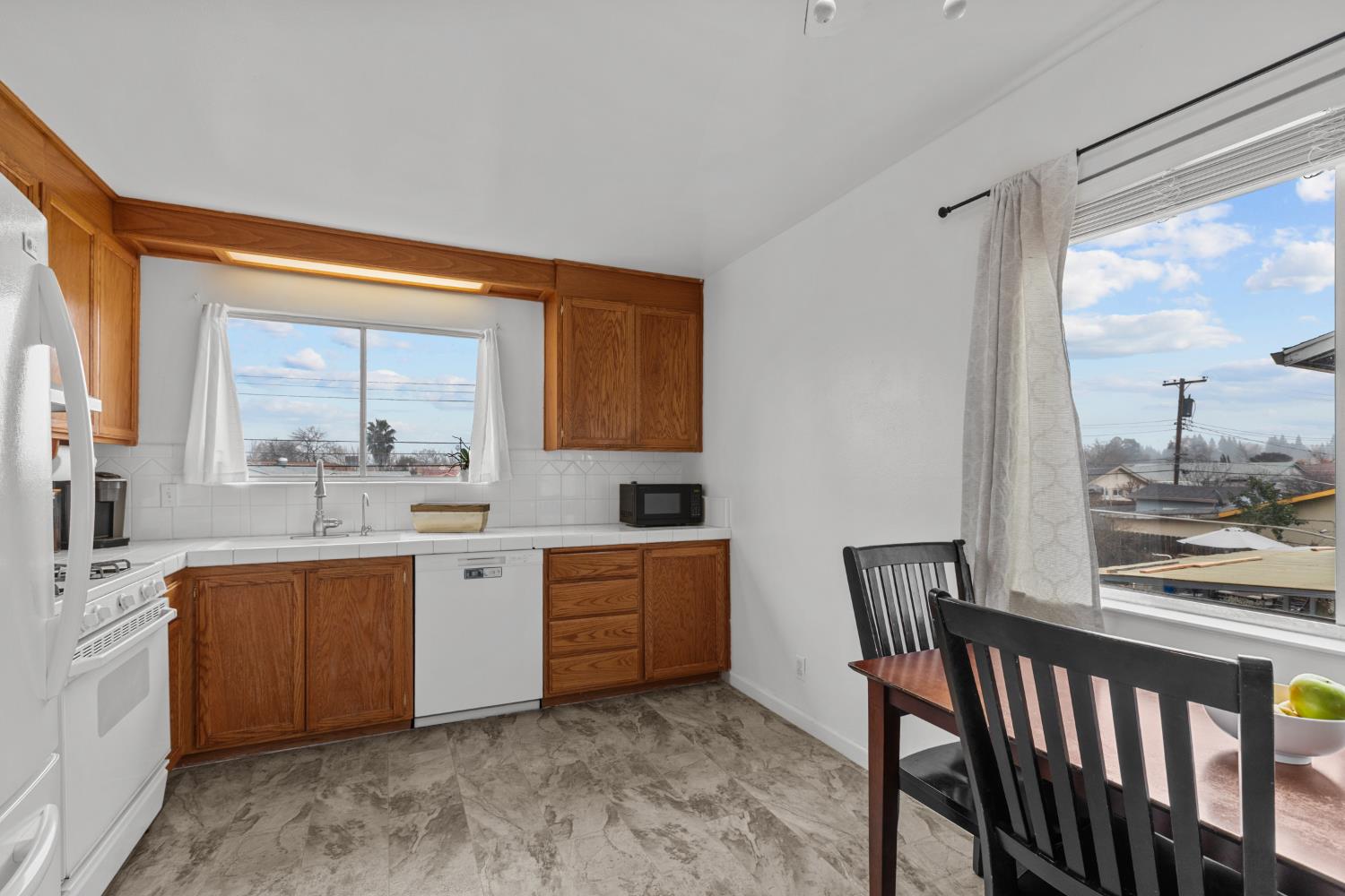 10414 Reymouth Avenue Rancho Cordova, CA 95670 - Photo 8 of 33