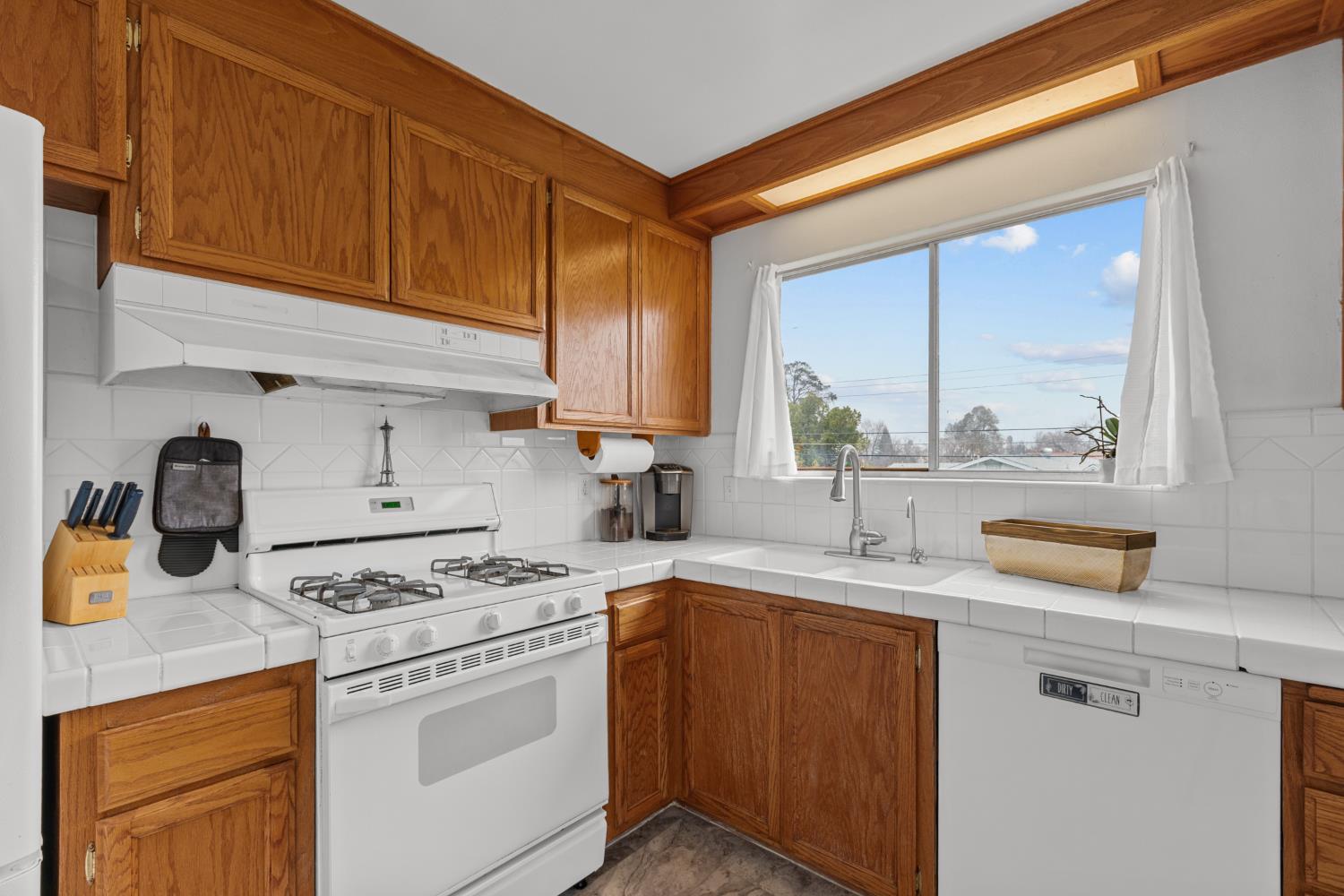 10414 Reymouth Avenue Rancho Cordova, CA 95670 - Photo 9 of 33