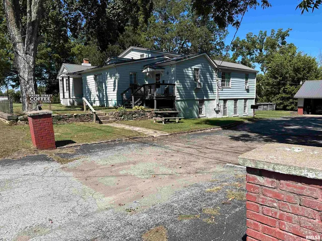 $238,000 | 407 West Water Street, Pinckneyville, IL 62274