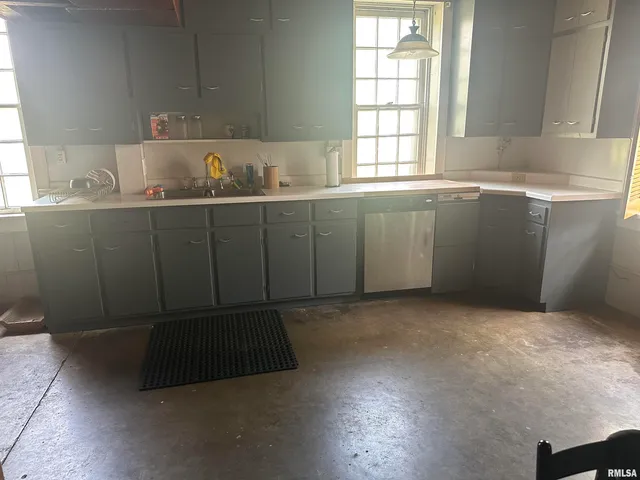 $238,000 | 407 West Water Street, Pinckneyville, IL 62274