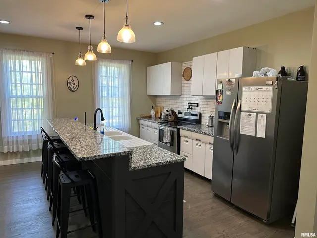 $238,000 | 407 West Water Street, Pinckneyville, IL 62274