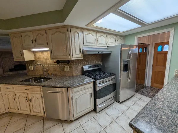 $440,000 | 11235 Common Road, Warren, MI 48093