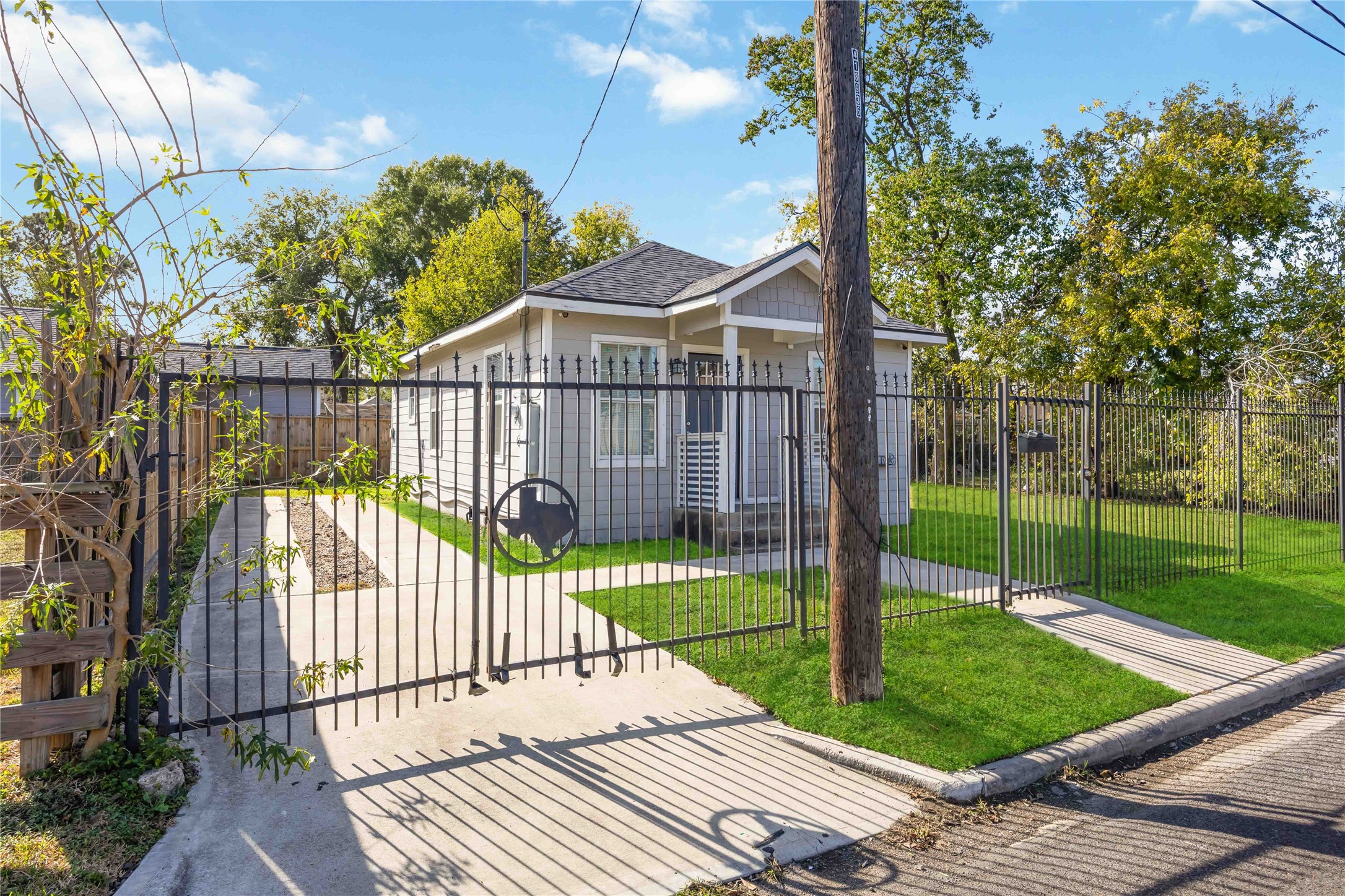 3810 Rawley Street Houston, TX 77020 - Photo 3 of 41