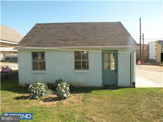 3466 Penn Avenue Sinking Spring, PA 19608 - Photo 11 of 12 Garage
