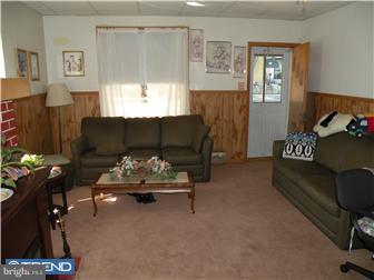 3466 Penn Avenue Sinking Spring, PA 19608 - Photo 3 of 12 Living Room