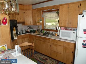 3466 Penn Avenue Sinking Spring, PA 19608 - Photo 4 of 12 Kitchen