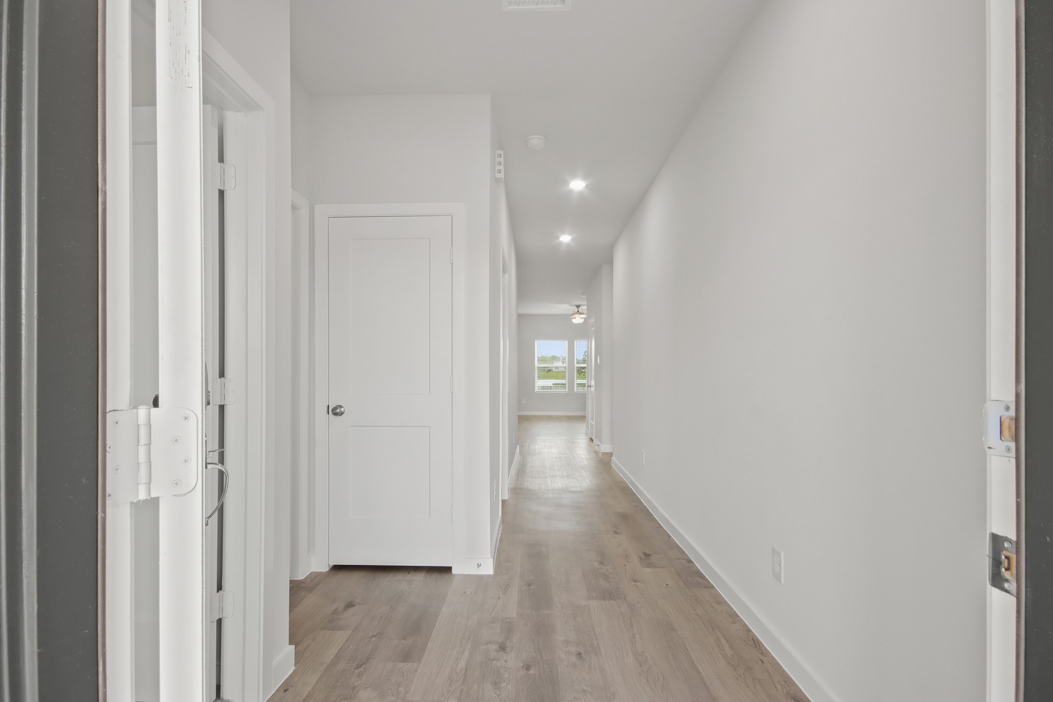 523 Shoreview Drive Conroe, TX 77303 - Photo 6 of 28